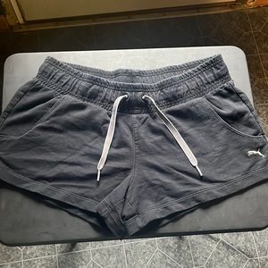 Black puma shorts size L